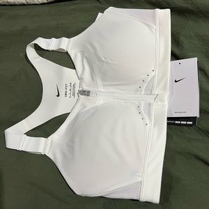 Nike Alpha Women's High-Support bra sz - S (C-E)
NWT